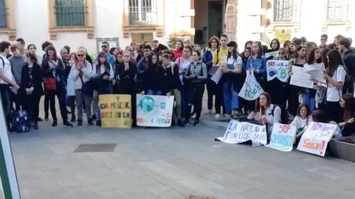 Novara, studenti in piazza per Fridays for Future