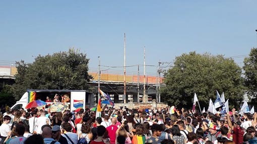 In 3.000 alla parata del Novara Pride