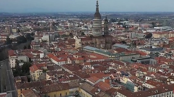 AiutiAMO Novara: fondo di Comune e Fondazione Comunità Novarese onlus