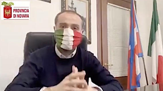  Dal presidente della Provincia una mascherina con i colori della bandiera italiana in dono ai sindaci del territorio