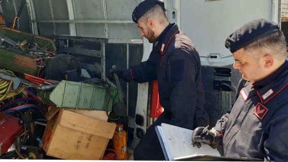 Cerano, rubano materiale elettrico: due arresti in flagranza