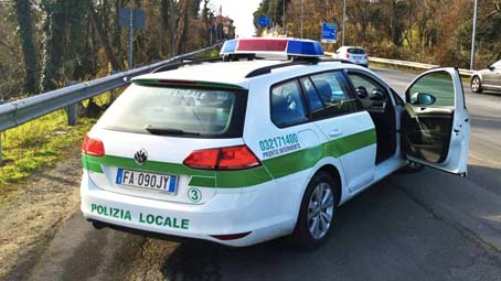 Trecate, si oppone al controllo per il rispetto delle norme e fugge: arrestato