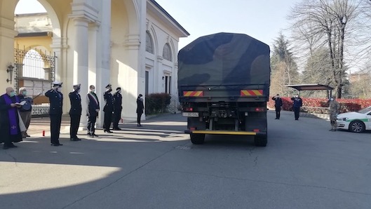 Trecate: accolti cinque feretri dal Bergamasco per la cremazione