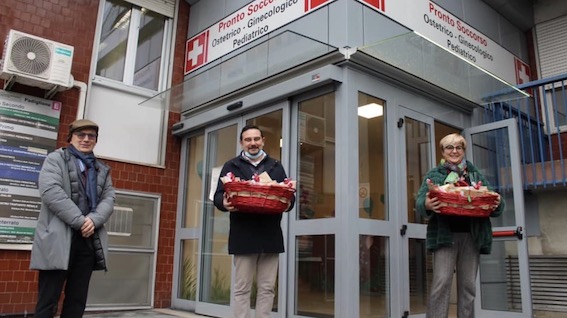 Novara, consegnati piccoli doni ai bimbi della Pediatria
