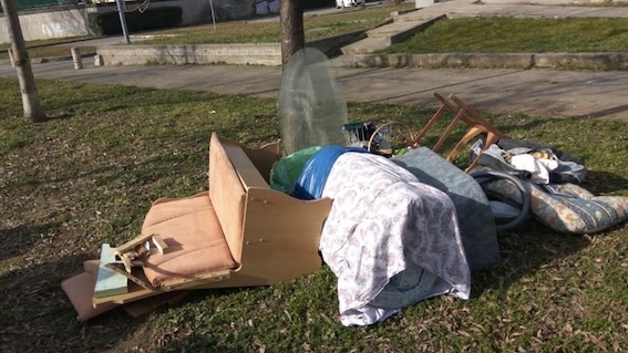 Rifiuti abbandonati: ancora sanzioni in città