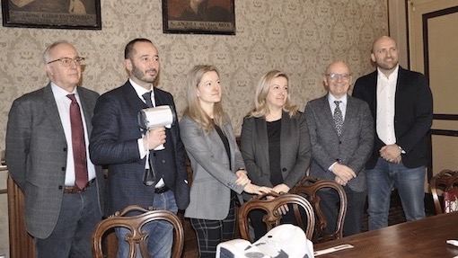 Donato un apparecchio all'avanguardia all'Oftalmologia del "Maggiore"