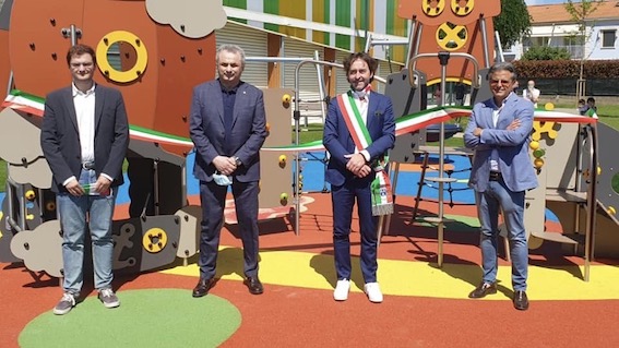 Bellinzago, inaugurata la nuova area giochi