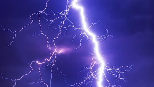 Meteo, nuova perturbazione in arrivo. Allerta gialla per domani (sabato)