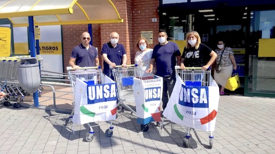 Generi alimentari per i bisognosi: iniziativa di Confsal Unsa e dell'Associazione Re Biscottino