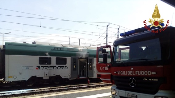 Novara, principio di incendio al quadro ad alta tensione del vagone di un treno