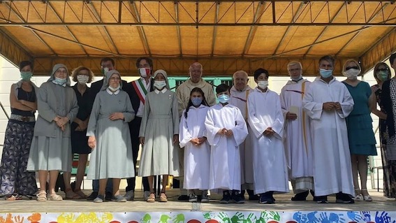 Bellinzago, saluto alle suore figlie di Sant'Anna che lasciano dopo 141 anni