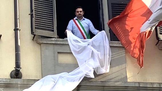 Giornata della Legalità: anche a Novara un lenzuolo bianco per ricordare la strage di Capaci