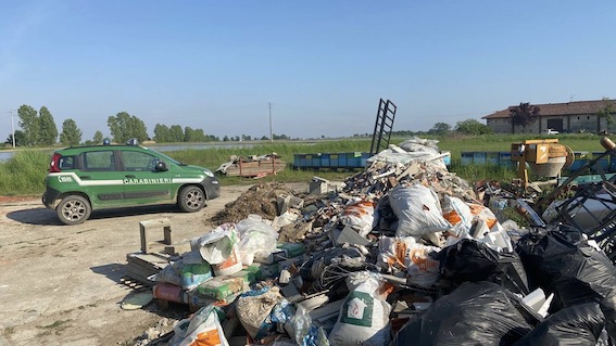 Garbagna Novarese: sequestrata area con discarica di 300 metri cubi di rifiuti