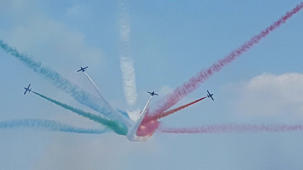 Cameri: atterraggio delle Frecce Tricolori dopo i sorvoli di Codogno, Milano, Torino e Aosta