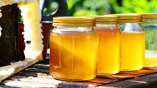 Coldiretti: aumentato il consumo di miele, ma la produzione è a rischio