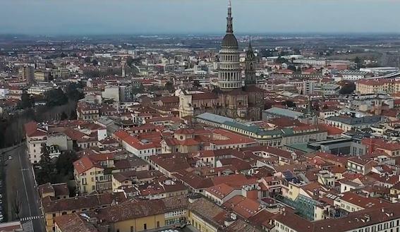 Novara, da lunedì si riapre parzialmente. I dettagli