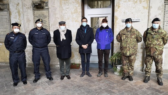 Novara, arrivati quattro infermieri delle forze armate, cinque respiratori. Si stanno ultimando altri posti di terapia intensiva