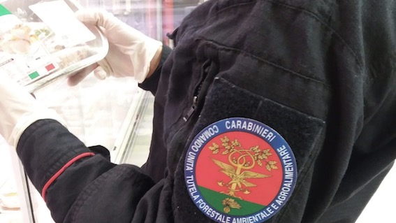 Controlli dei Carabinieri Forestale nei supermercati: sanzioni per 21.000 euro