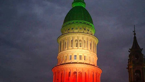 Novara, questa sera (mercoledì) cupola illuminata con il tricolore