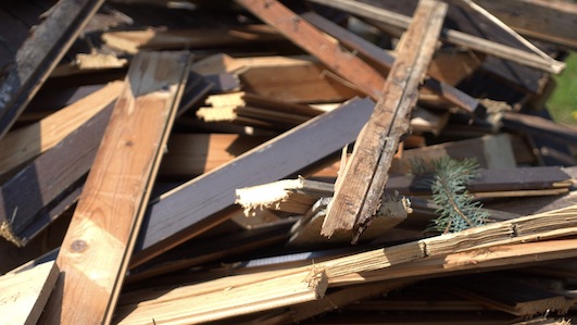 Assa, sospesa la raccolta dei rifiuti ingombranti di legno e derivati