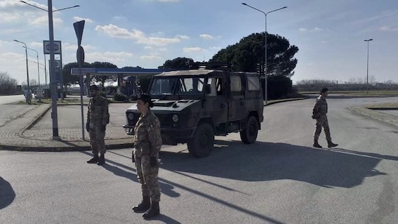 Anche a Trecate militari dell'Esercito per i controlli sul rispetto della normativa per il coronavirus