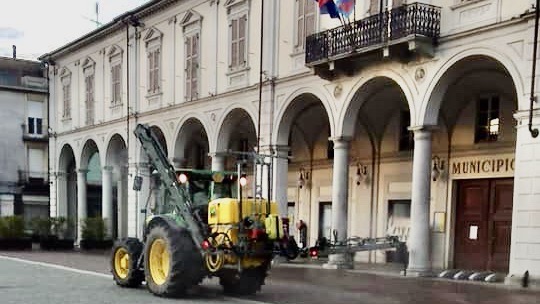 Trecate, iniziata la sanificazione delle strade