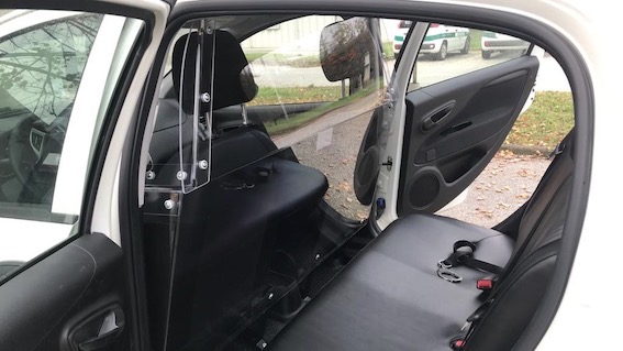 Novara, auto allestita con cella di sicurezza per la polizia locale