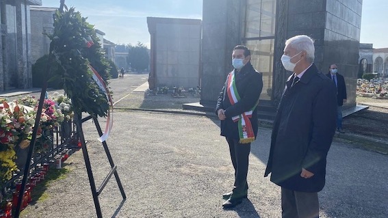 Canelli al cimitero urbano per ricordare i caduti in guerra