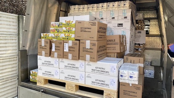 Trecate: consegnati alla Caritas 50 quintali di cibo del Banco Alimentare  