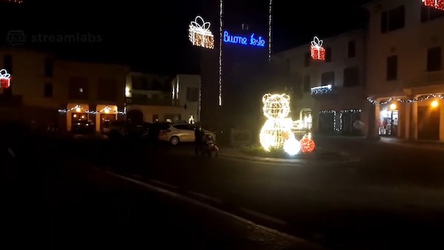 Anche ad Oleggio sono state accese le luminarie