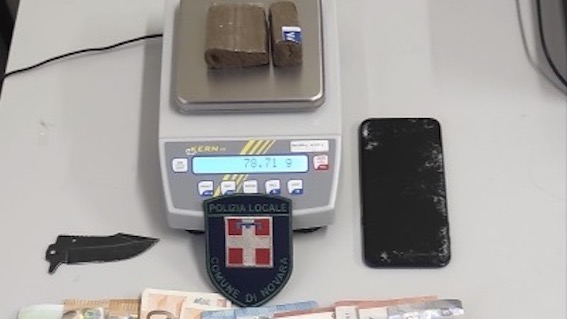 Novara,  giovane arrestato dalla polizia locale per spaccio e resistenza a pubblico ufficiale
