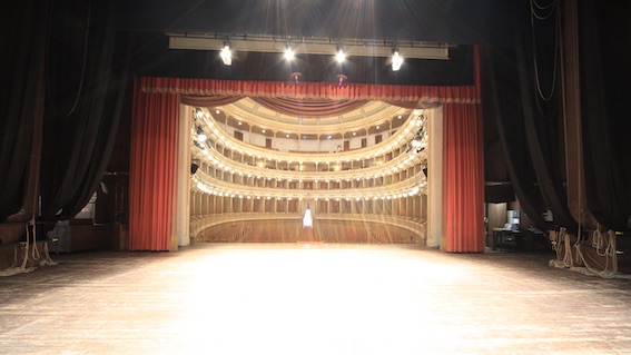 Teatro Coccia, sino al 22 novembre gli spettacoli programmati saranno allestiti  e mandati in onda in streaming 