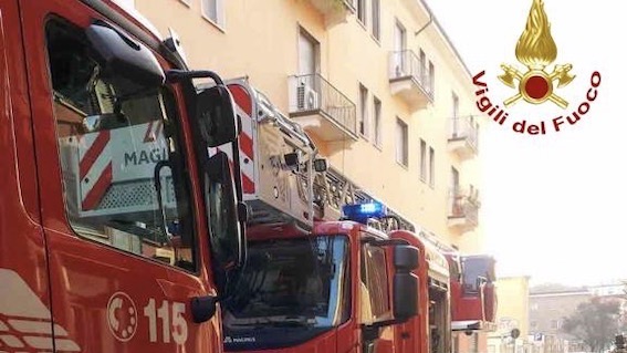 Novara, incendio in un appartamento di via dei Mille