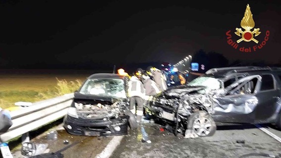 Sette auto coinvolte in un incidente: otto i feriti