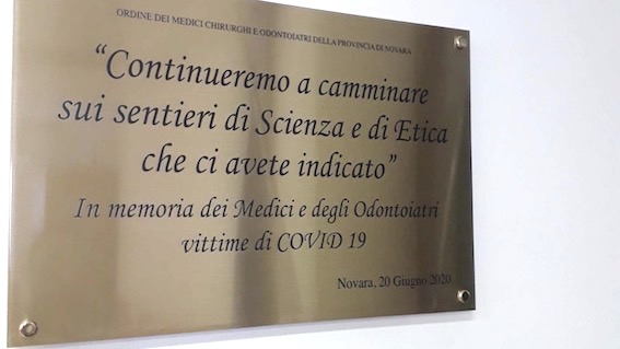 Novara, la sala consiliare dell'Ordine intitolata ai medici deceduti per covid