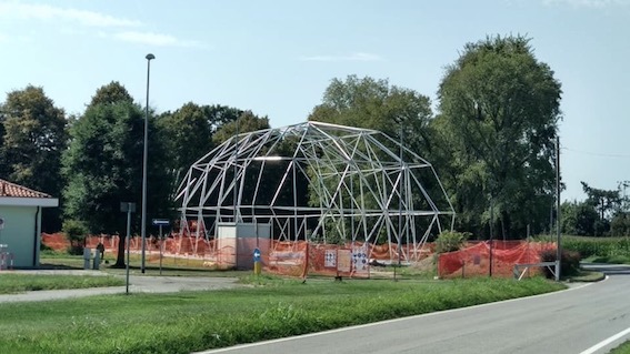 Cameri, in corso la realizzazione di due campi di padel