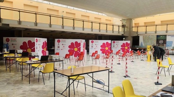 Novara, numeri positivi per le vaccinazioni all'hub della Sala Borsa