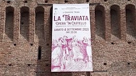 Galliate, sabato 4 settembre "La Traviata" al quadriportico del Castello