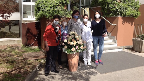  Federfiori: oltre mille rose in regalo alle case di riposo del Novarese