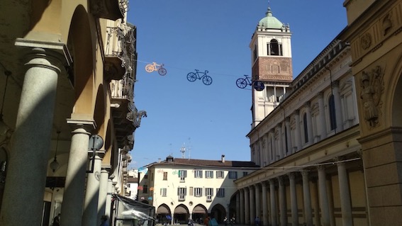 Novara, in attesa del Giro d'Italia... Foto