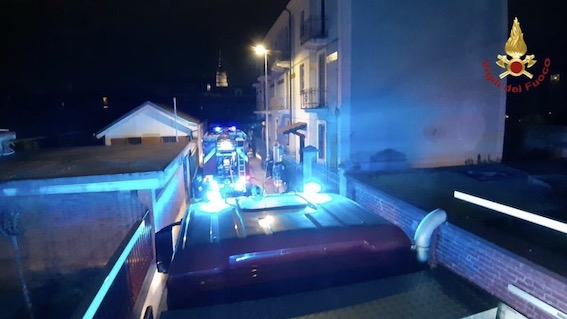 Novara, incendio in un appartamento