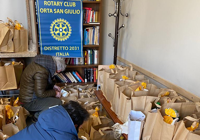 Ciss e Rotary Club: consegnate centro borse con generi alimentari