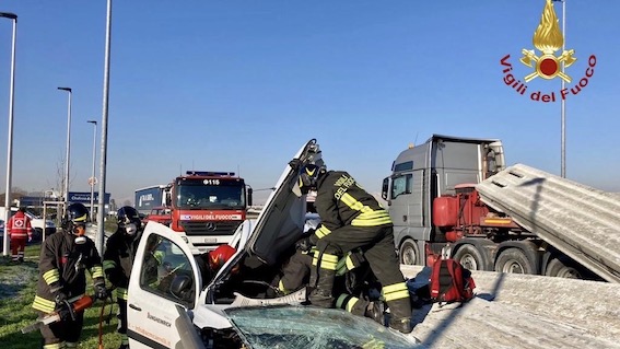 Trecate, riaperto il tratto della sp11 dove si era verificato l'incidente