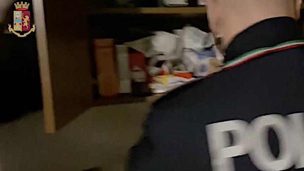  Il Codacons commenta l'operazione "Cara Nonna" della polizia di Novara