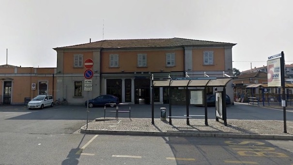 Trecate, chiesta la riapertura della sala d'attesa della stazione