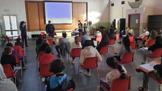 Novara, ripartito il progetto "Scuole Sicure" della polizia locale