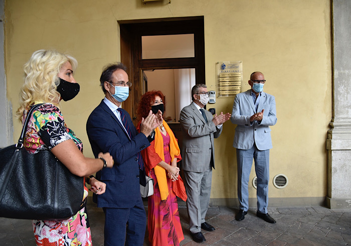 Liceo “Casorati” e AOU di Novara insieme per la decorazione dell'accesso agli ambulatori di ostetricia