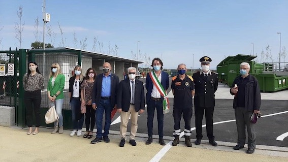 Bellinzago, inaugurato il nuovo centro di conferimento rifiuti
