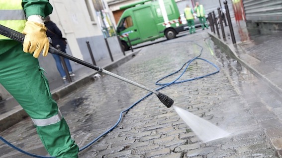 Cameri, pulizia straordinaria ecosostenibile delle strade