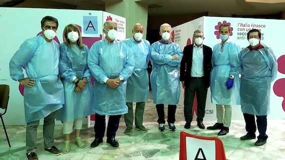 Successo per l'open night vaccinale alla Sala Borsa di Novara